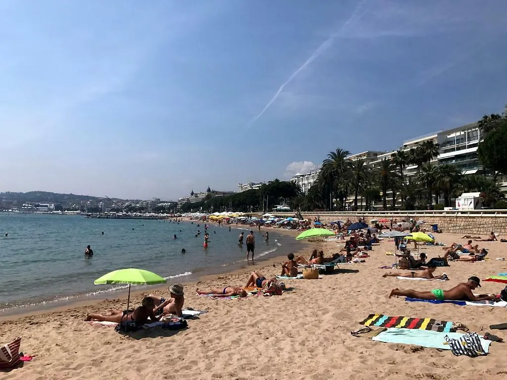 Apartment Massoury Cannes 0*,  Frankrike
